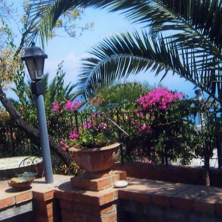 Branco Villa Taormina